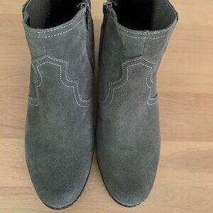 Women's Propet Reese Ankle Boots Suede Dark Gray 9.5 Cowgirl Western Worn Once